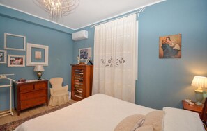 4 bedrooms, travel cot, free WiFi