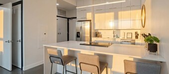 Chic Downtown Condo Steps from UIowa & Nightlife