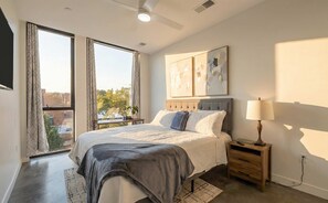 1 bedroom, desk, iron/ironing board, WiFi