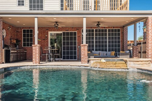 King Suite House with Pool & BBQ