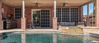 King Suite House with Pool & BBQ