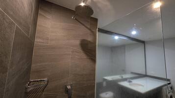 Apartment, Balcony, City View | Bathroom