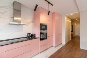 2 bedrooms, desk - Flamingo Apartment - Minho s Guest (Braga)