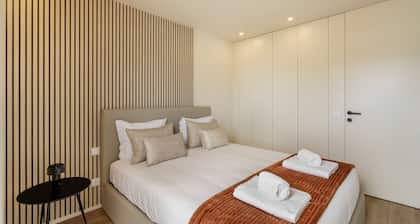 Green Coast Beachfront Retreat by Minho s Guest