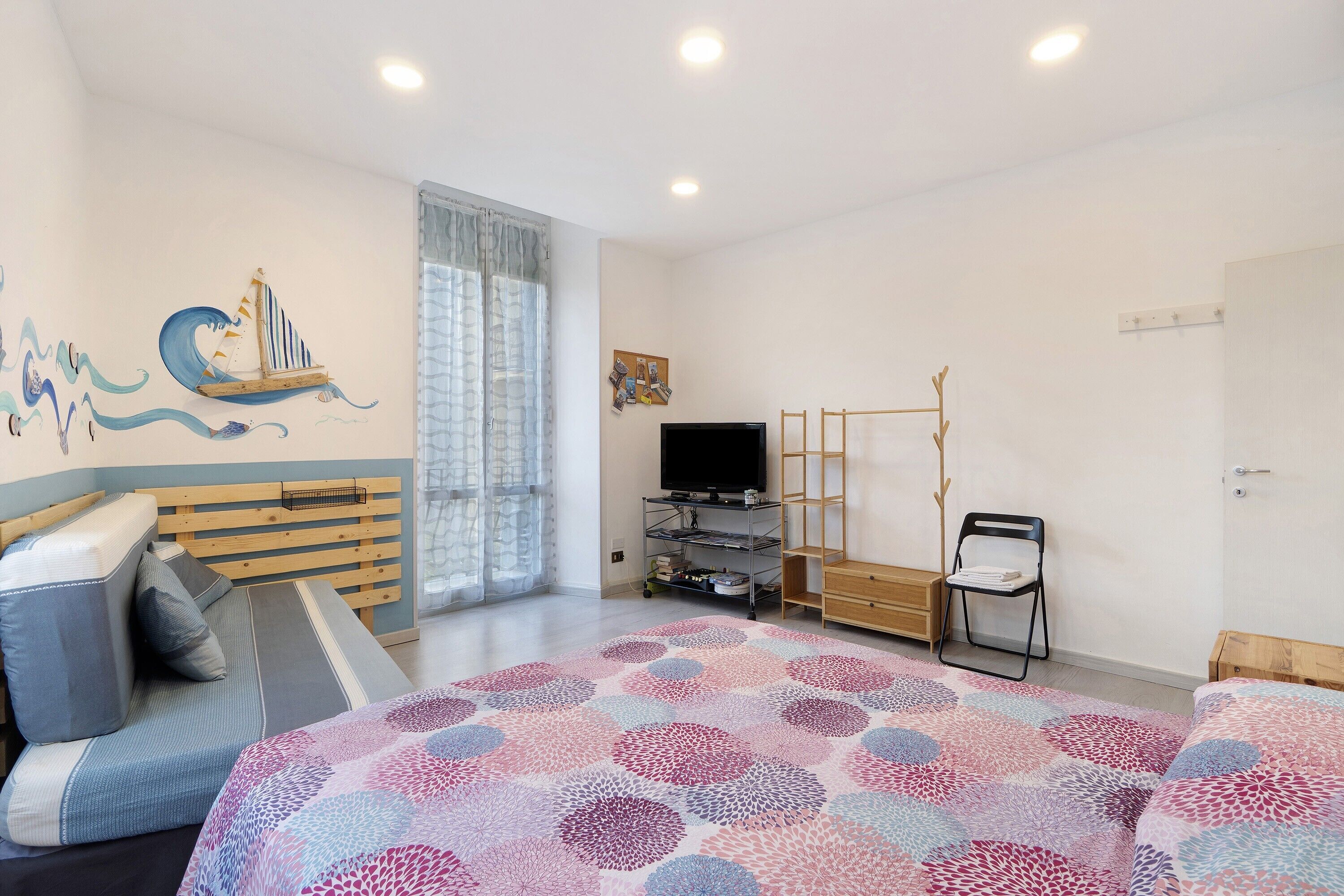 2 makuuhuonetta, silitysrauta/-lauta, Wi-Fi, vuodevaatteet