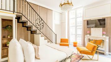 Apartment | Living area | 43-inch Smart TV with cable channels, Netflix, streaming services