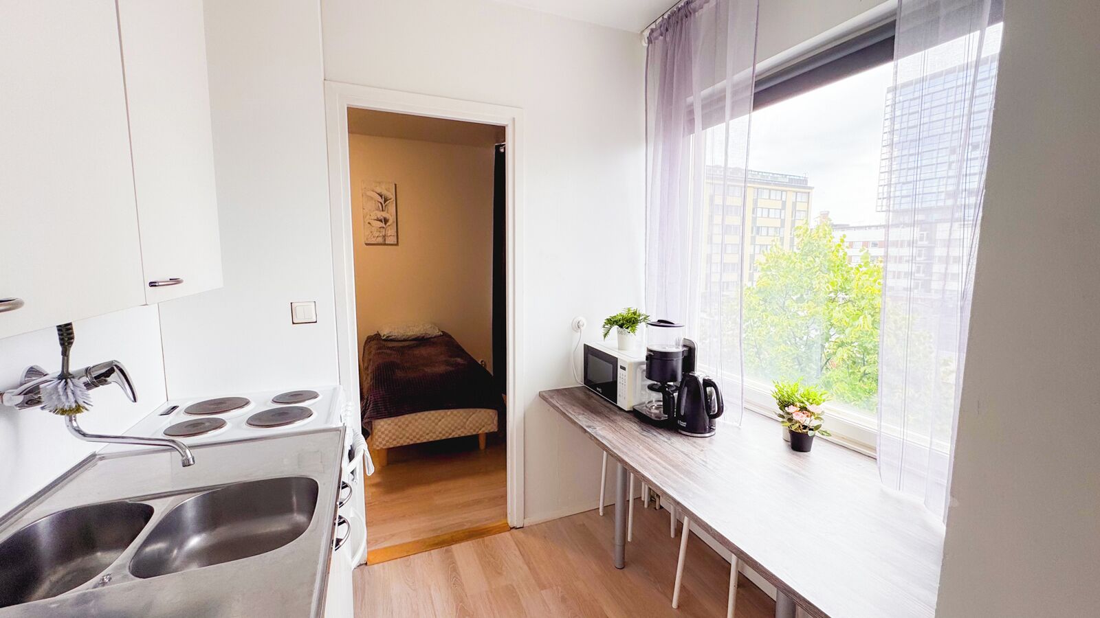 Micro-ondes, four, plaque de cuisson