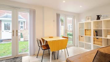 Monolocale, 1 camera da letto, patio | Soggiorno