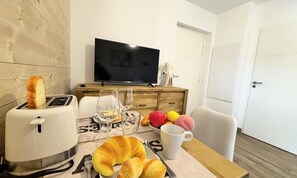 Dining - Apartment in Vars Near the Ski Slopes (Vars)