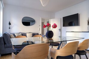 Dining - Spacious vacation apartment with good facilities and exclusive garden access (Wien)