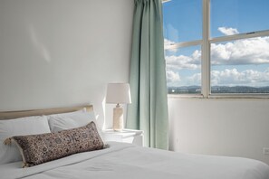 3 室のベッドルーム、デスク、アイロン / アイロン台、旅行用ベビーベッド