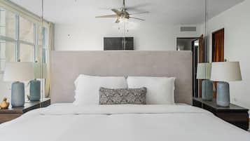 Escritorio, tabla de planchar con plancha, cuna de viaje y wifi gratis