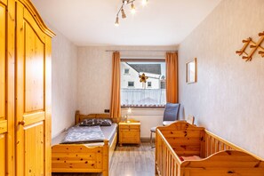 3 bedrooms, WiFi, bed sheets