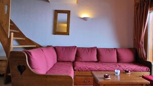 Living area - Apartment in Le Chantel With Mont Blanc View (Bourg-Saint-Maurice)