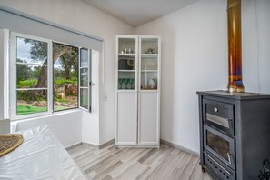 Interior - Villa 'Sunrise' with Private Terrace, Private Garden and Wi-Fi (Carvoeiro)