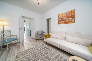 Unclassified image, 3 of 36, button - Villa 'Sunrise' with Private Terrace, Private Garden and Wi-Fi (Carvoeiro)