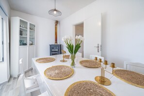 Unclassified image, 5 of 36, button - Villa 'Sunrise' with Private Terrace, Private Garden and Wi-Fi (Carvoeiro)