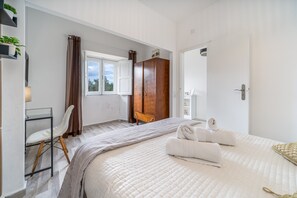 3 chambres, fer et planche à repasser, Wi-Fi, literie fournie