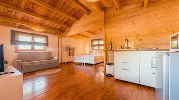 Bungalow Garden View - Pêssego | Dapur pribadi | Lemari es kecil, microwave, dan kursi makan untuk bayi