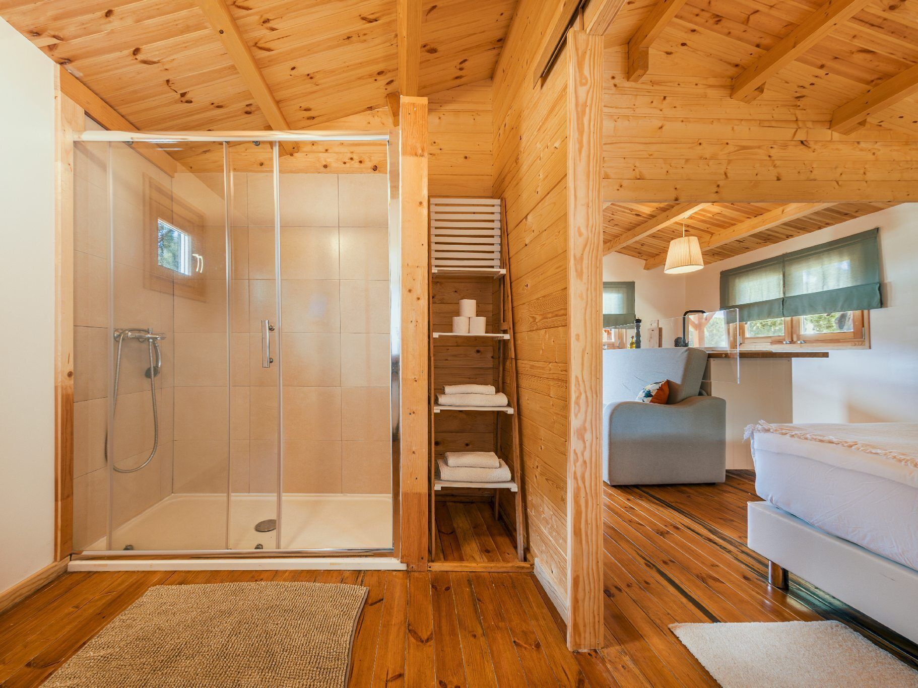 Shower, free toiletries, hair dryer, towels