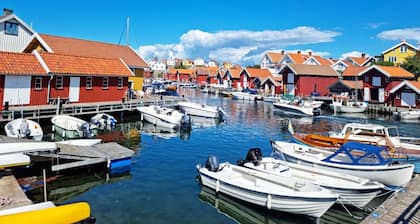 Two cottages by the forest & sea | SE09136