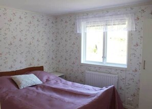 3 bedrooms, free WiFi - Two cottages by the forest & sea | SE09136 (Henån)