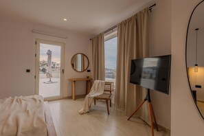 4 bedrooms, iron/ironing board, WiFi, wheelchair access