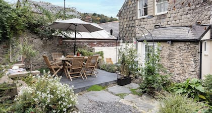 Stylish luxurious 5 bedroom house, central Lynton