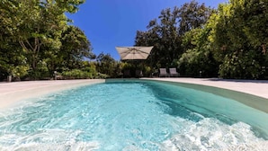 Pool - Apartments for 3 People (Grasse)