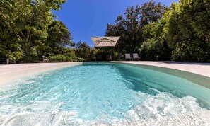 Outdoor pool - Apartments for 3 People (Grasse)