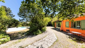 Outdoor dining - Apartments for 3 People (Grasse)