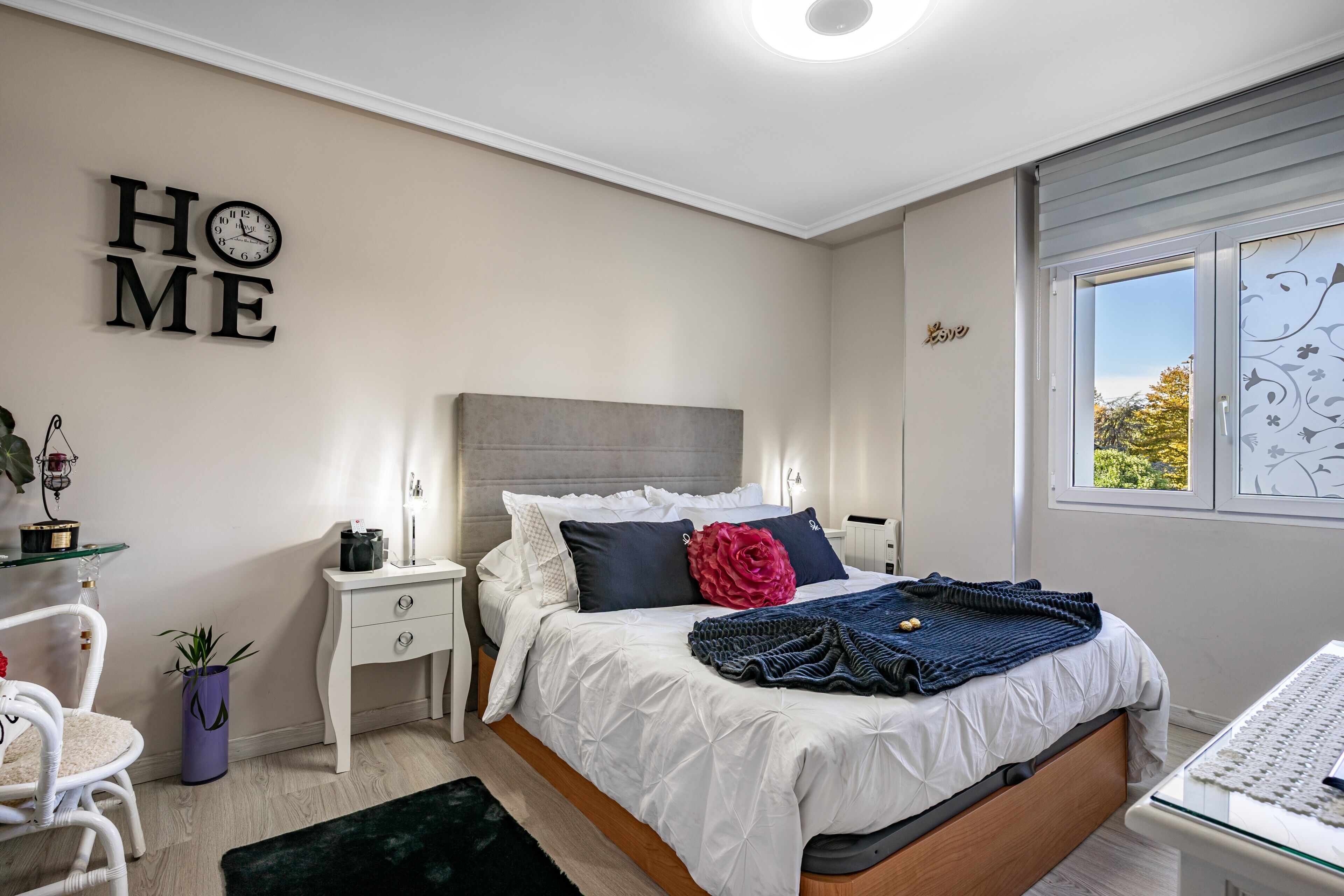 3 室のベッドルーム、アイロン / アイロン台、WiFi、ベッドシーツ