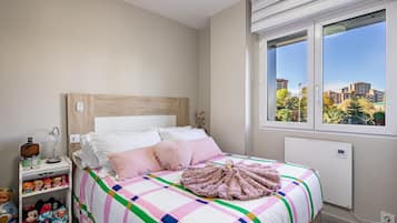 3 quartos, ferros/tábuas de passar roupa, Wi-Fi, roupa de cama