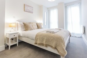 2 quartos, ferros/tábuas de passar roupa, Wi-Fi, roupa de cama