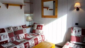 Interior - Dandy 42 (Les Allues)