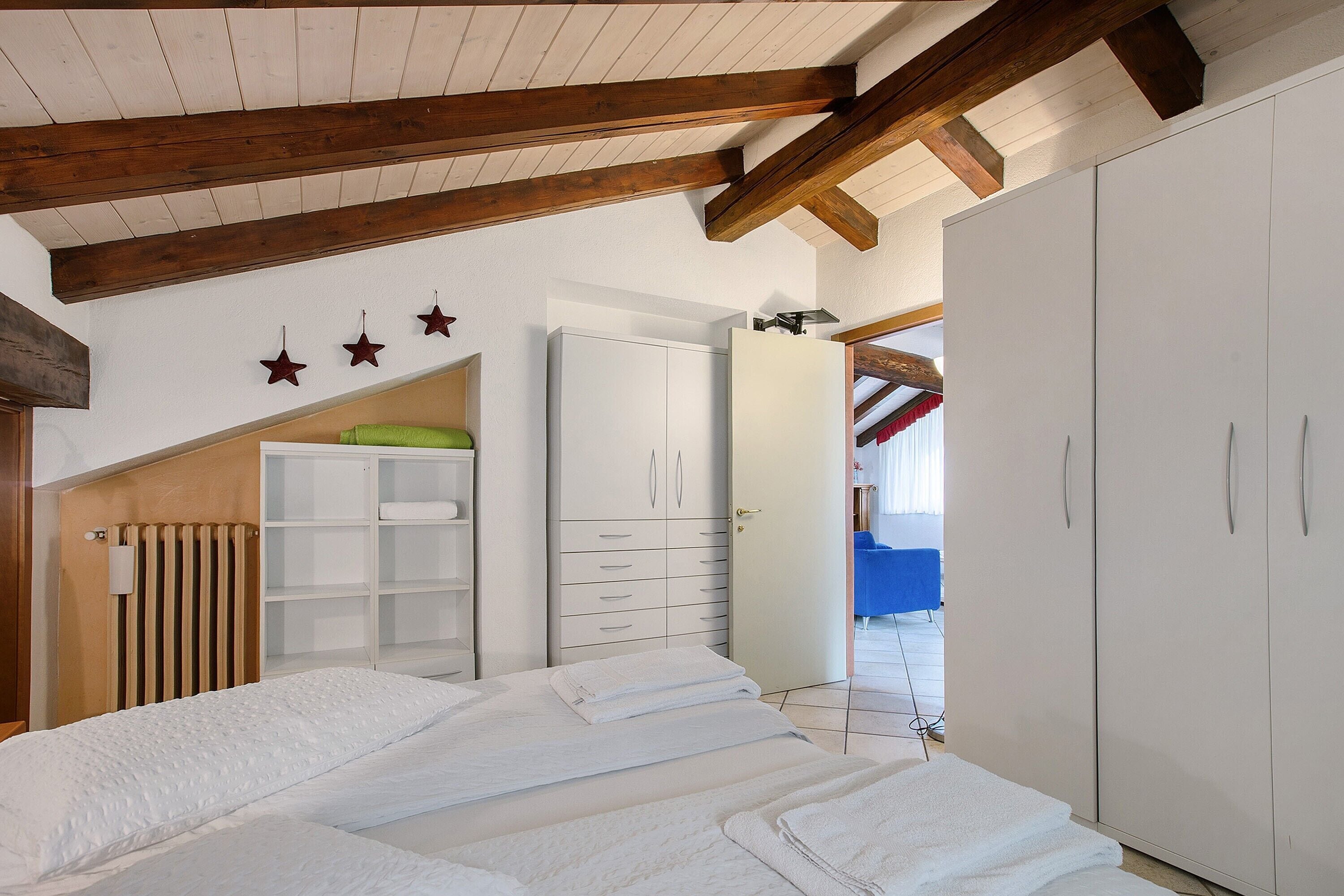 2 bedrooms, WiFi, bed sheets