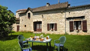 Outdoor dining - Gite de France for 5 People (La Malene)