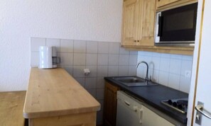 冷蔵庫、電子レンジ、オーブン、食器洗い機