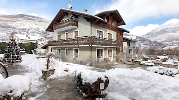 Esterni