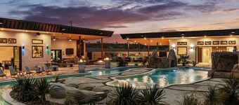 The Lazy River House - Joshua Tree Resort