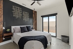 4 bedrooms, iron/ironing board, travel crib, free WiFi