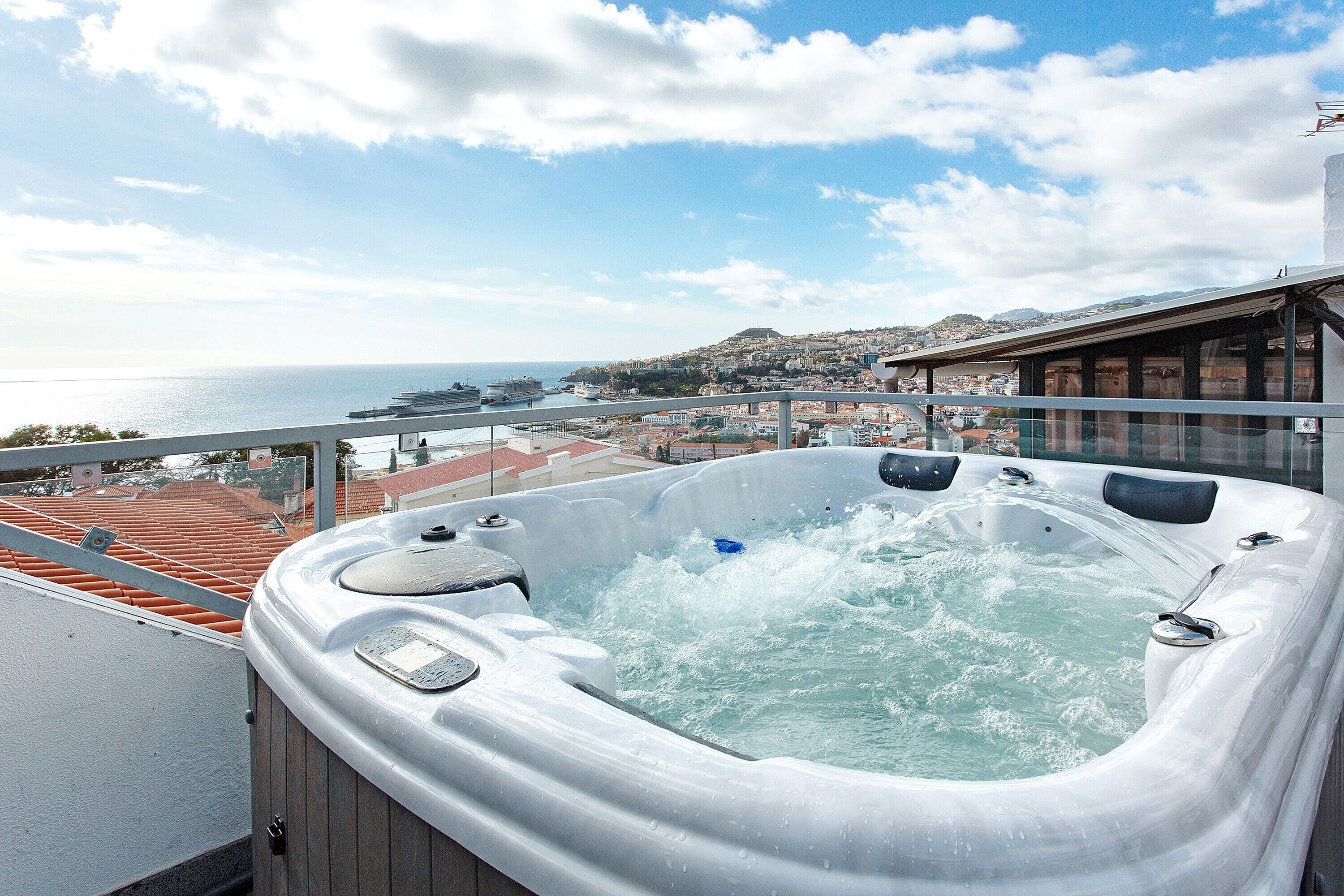 Bañera de hidromasaje exterior