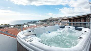 Bañera de hidromasaje exterior