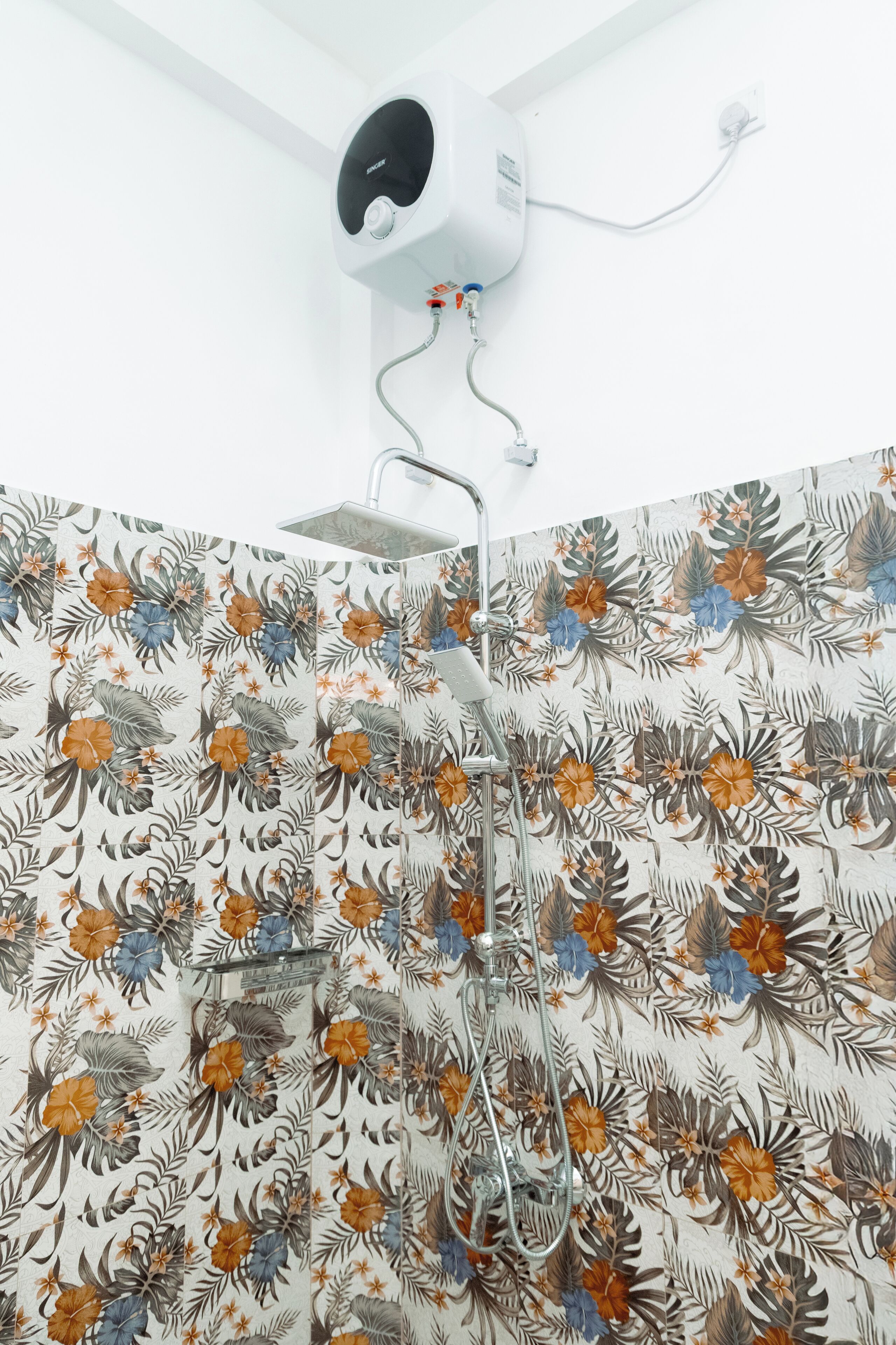 Regadera, amenidades de baño gratuitas, toallas, jabón 