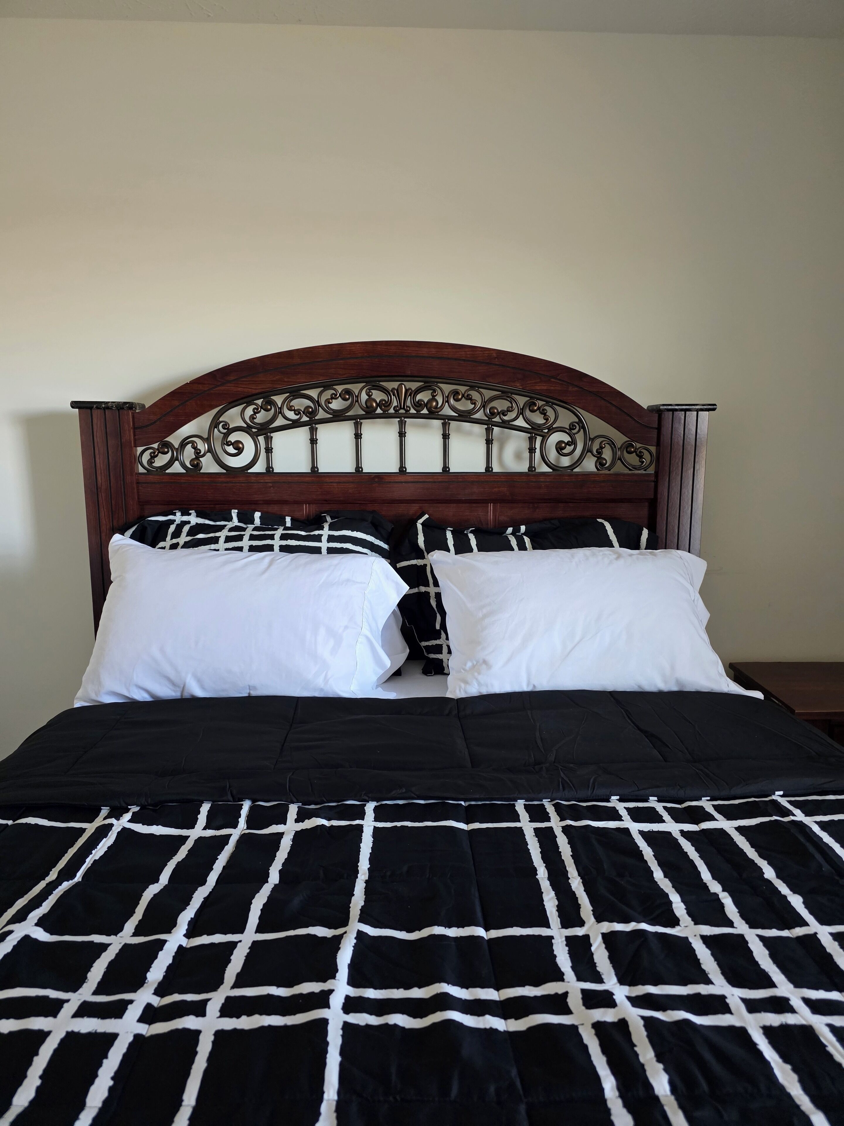 4 Schlafzimmer, Bügeleisen/Bügelbrett, kostenloses WLAN, Bettwäsche