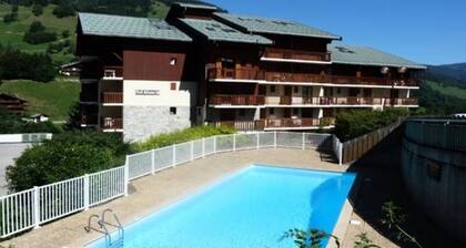 Cozy Renovated Apartment for 4 to 5 People