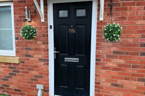 Exterior detail - 🏡 Stunning 3-Bedroom House in Wantage Grove – Near F1 Williams & Oxford (Grove)