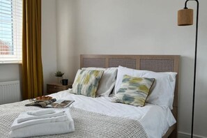 3 chambres, fer et planche à repasser, Wi-Fi, draps fournis