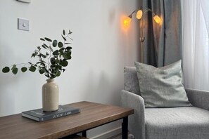 Interior - 🏡 Stunning 3-Bedroom House in Wantage Grove – Near F1 Williams & Oxford (Grove)