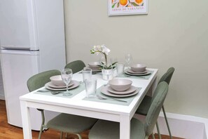 Dining - 2Bed Upper Cottage Flat-On Street Parking (Falkirk Area)